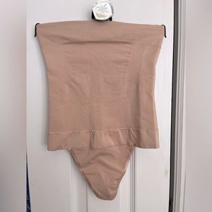 Victoria’s Secret the Embracer waist cinching thong Large